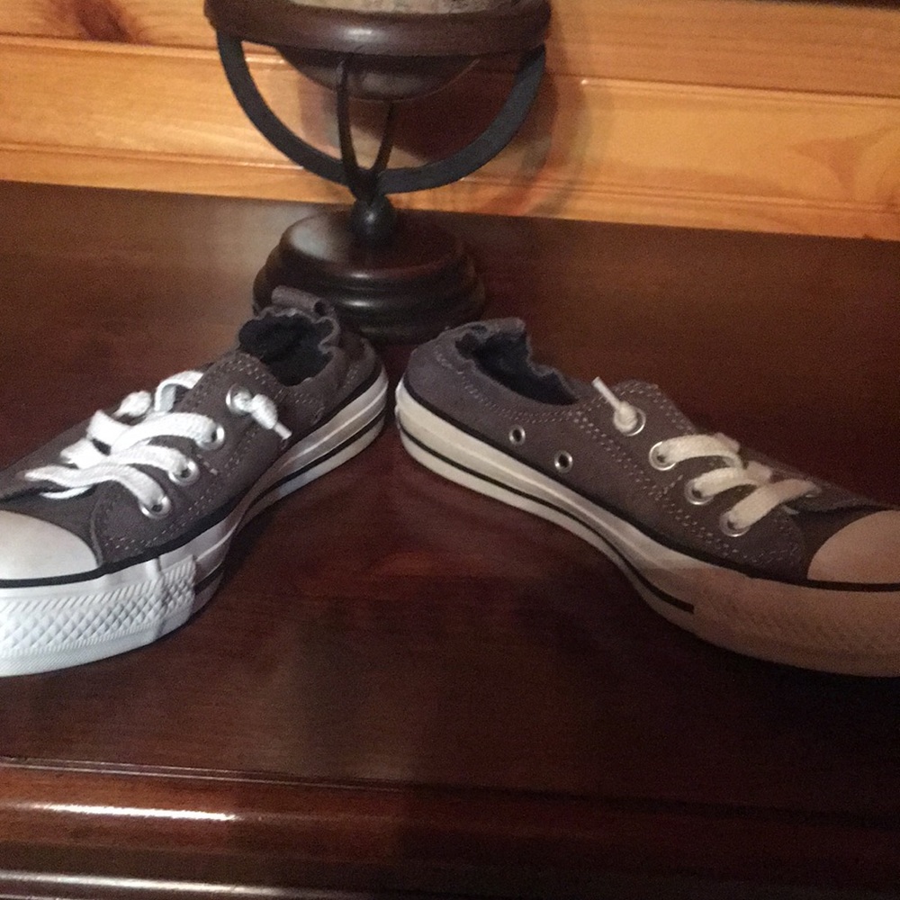 Converse tennis shoes